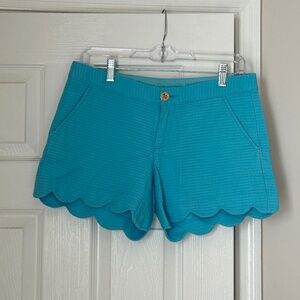 Lilly Pulitzer The Buttercup Short Blue Scallop Hem 5 inch inseam Cumulus Size 2
